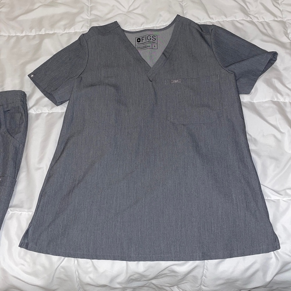 FIG scrub top and bottom